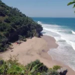 Tirang Beach, an Exotic Beach with Enchanting Natural Views in Semarang
